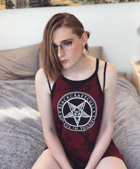 Alice In Wonder1and top nackt bilder