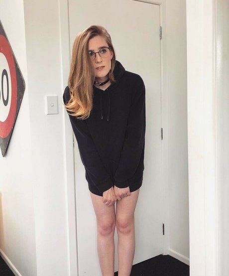 Alice In Wonder1and hd sex fotos