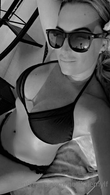 hotlittlemylf nacktheit exklusive galerien