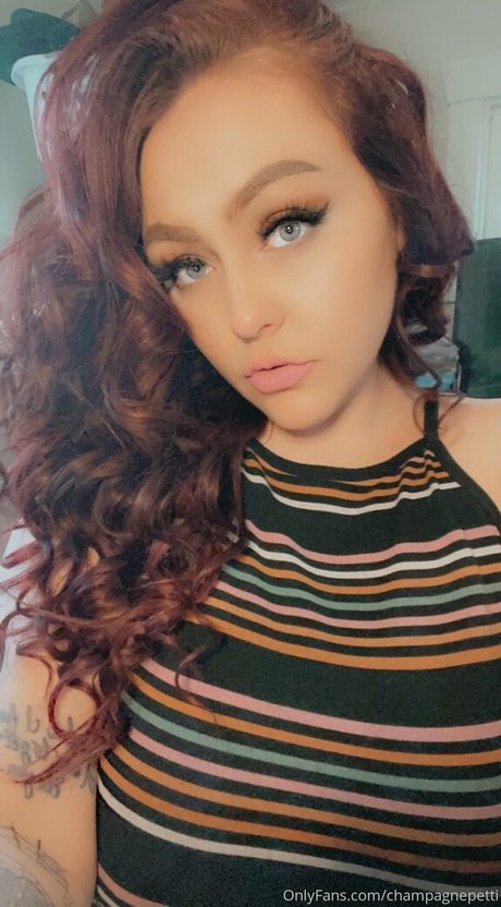 champagnepetti nacktheit porno bild