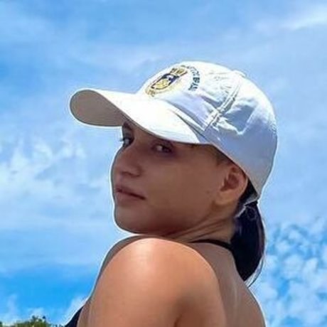 Tayna Tavares schöne perfekte bild