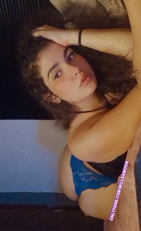 millaamoon hübsche schöne bild