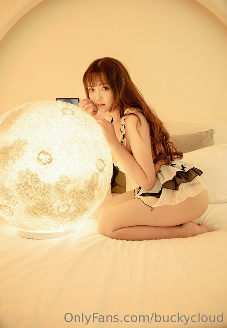 buckycloud model nackte galerien