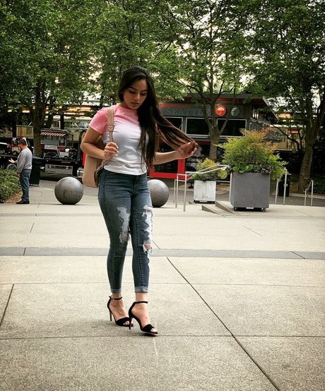 Sukh Bains top pornostar bild