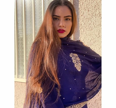 Sukh Bains porno nacktheit galerie