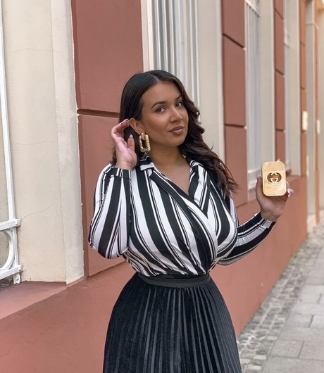 Emina Jahi hübsche nackte bild