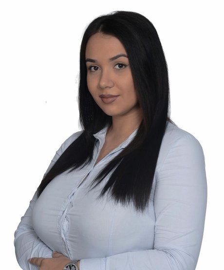 Emina Jahi erwachsene erotische bilder