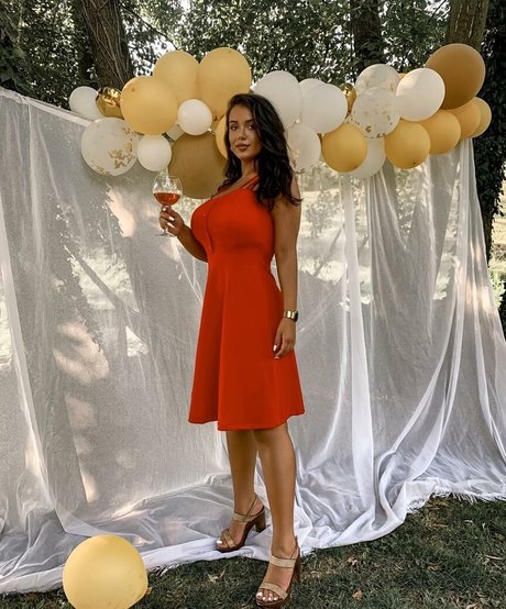 Emina Jahi beste exklusive fotos