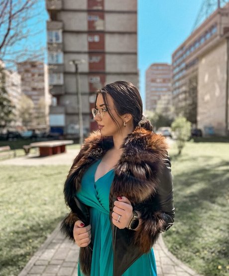 Emina Jahi nacktheit nette galerien