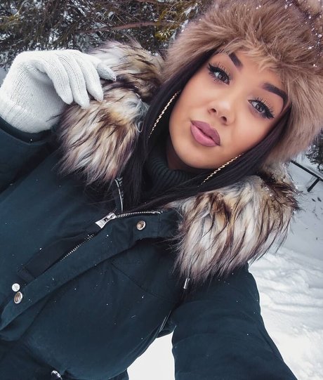 Emina Jahi hübsche nette fotos