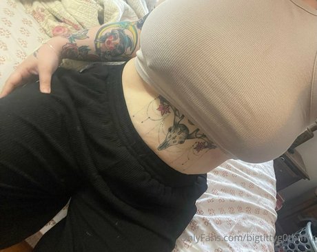 bigtittyg0thm1r hd kostenlose bilder