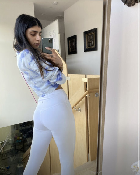 huge shemale onlyfans xxx photos