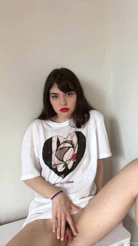 brunette milf onlyfans nice picture