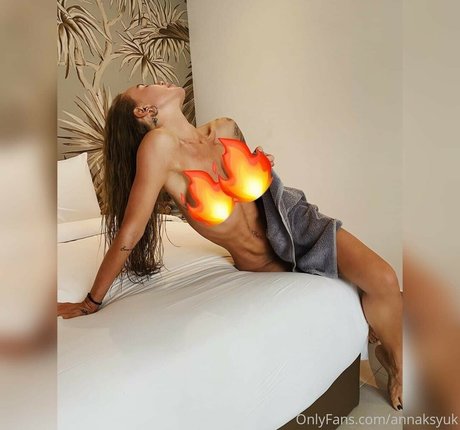 Anna Aksyuk naked model archive