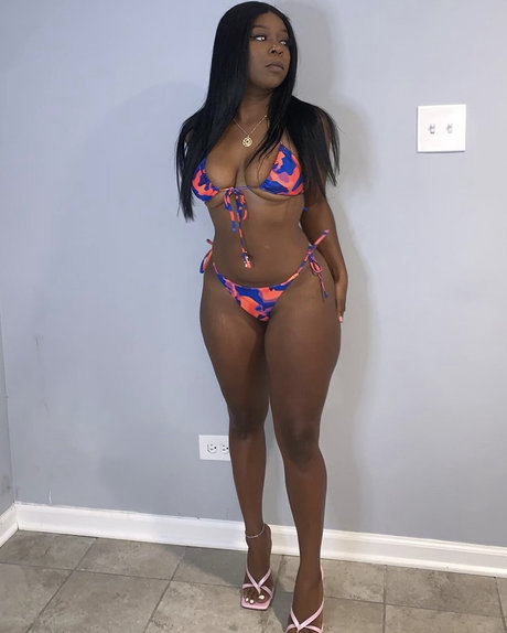 thick trixxx high quality model gallery