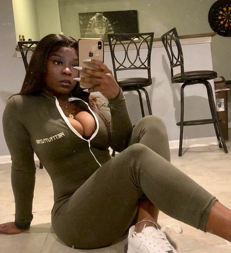 thick trixxx pornstar xxx image