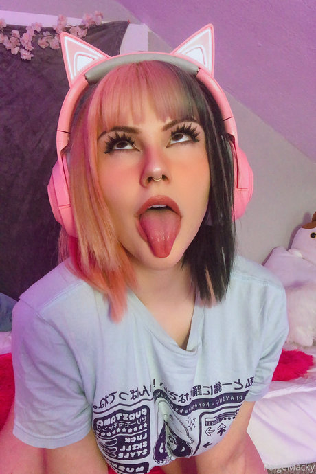 brunette milf onlyfans beautiful naked picture