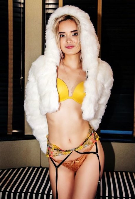 mom daughter onlyfans porn pics