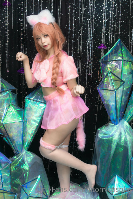 clothed onlyfans pornographic images