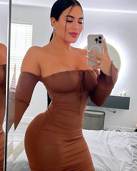 Melany Fernandez high quality star pics