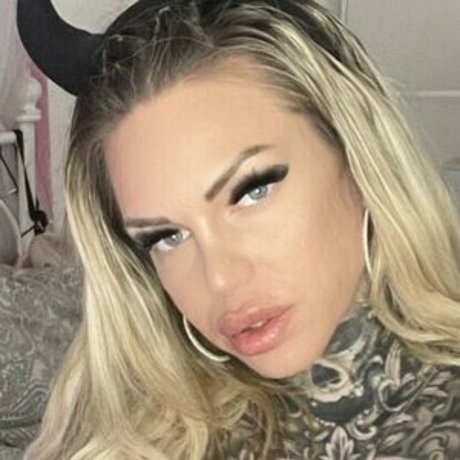 TS MiaDeluxxe pornstar nice galleries