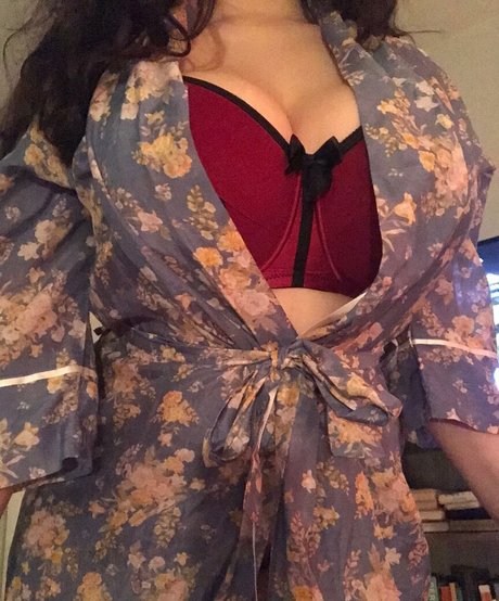 Rosaline Magdalene star erotic pic