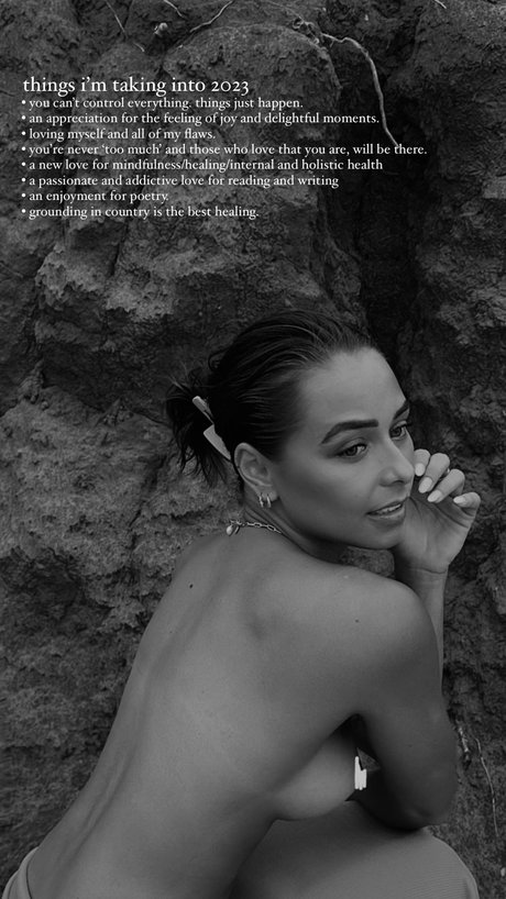 big tits squirt onlyfans hd image