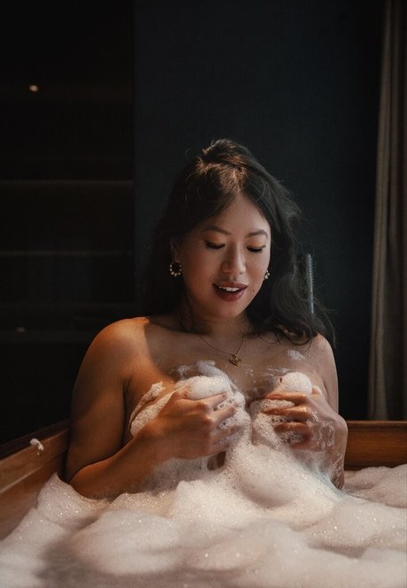 Josie Qu star hot gallery
