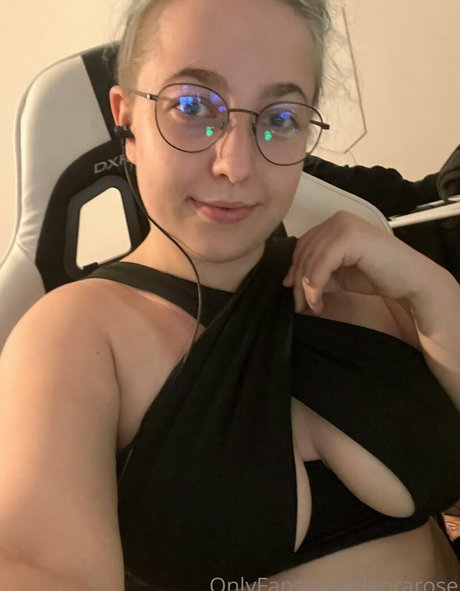 leorarose free pornstar image