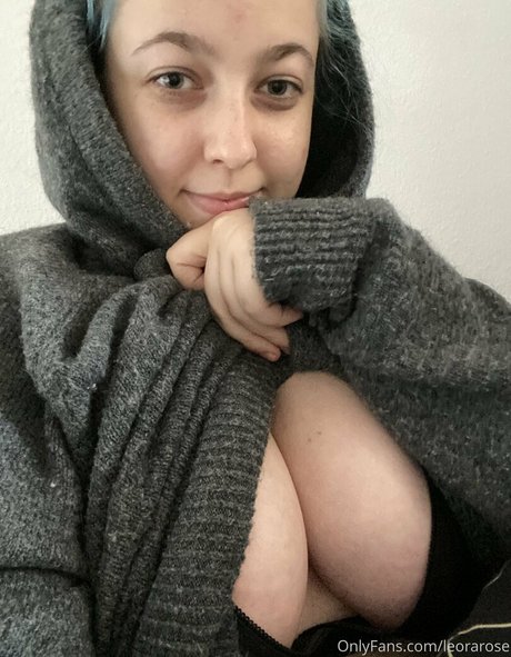 leorarose profile pic