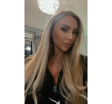 Hayley Maye pornstar adult gallery