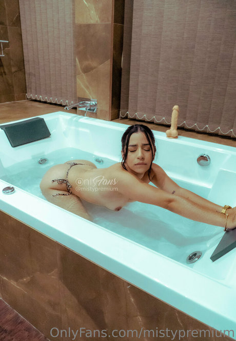 mistypremium star nude pictures