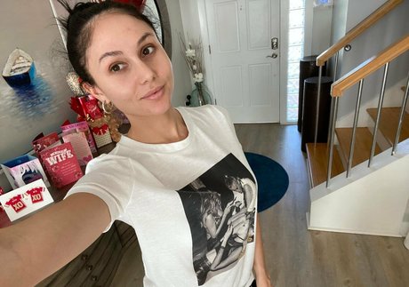 brunette wife onlyfans free xxx pics