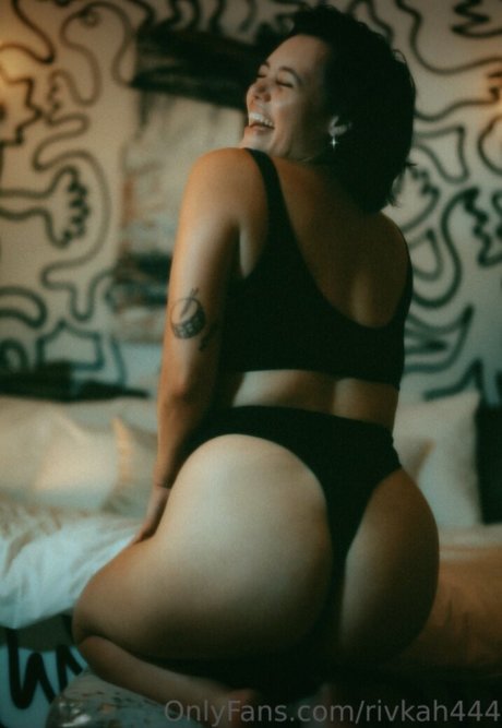 Rivkah star sexy image