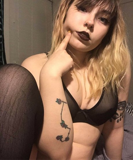 beelzebubsuwu model nudes img