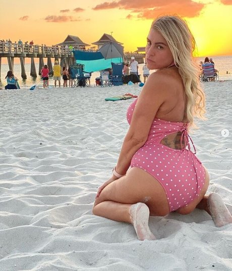 Nurse Gwennie high quality model img