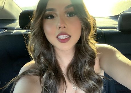 Gisselle Next Door model erotic picture