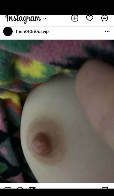 Victoria Pendretti sexy actress pictures