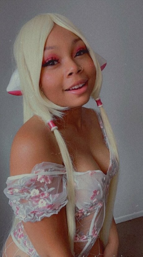 artemisjpeg star naked pic