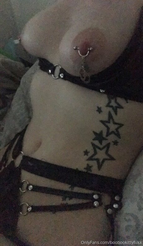 boobookittyfukk top model pic