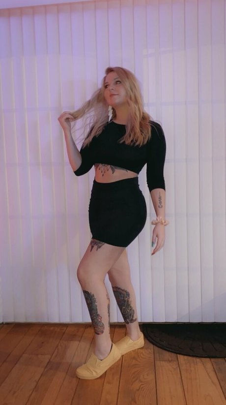 winter bloom nude thumbnail