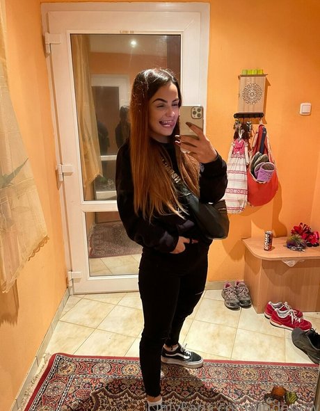 teen footjob onlyfans free porn photo