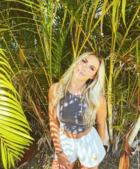 mature cougar onlyfans erotic images