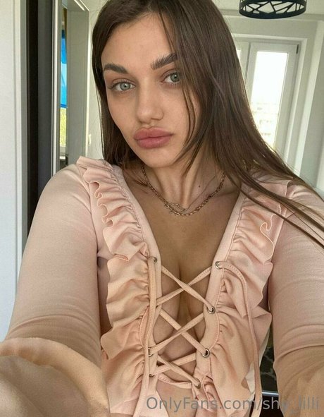 shy lilli beautiful star photo