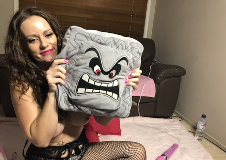 curvy star onlyfans hot sexy pictures