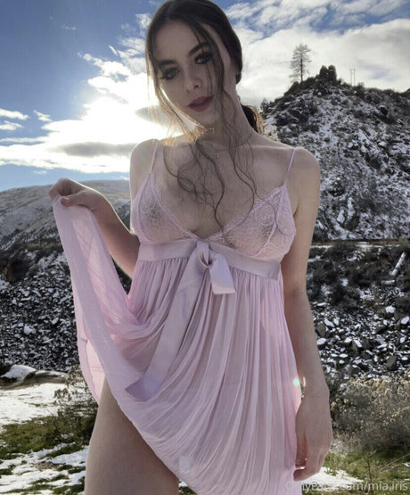 Nellie Edens model top images