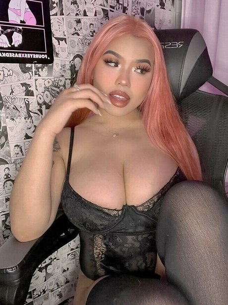 bobameena sexy model image