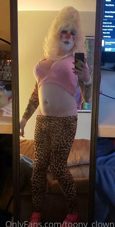 toony clown model pornographic image