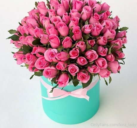 kira lady beautiful star pic