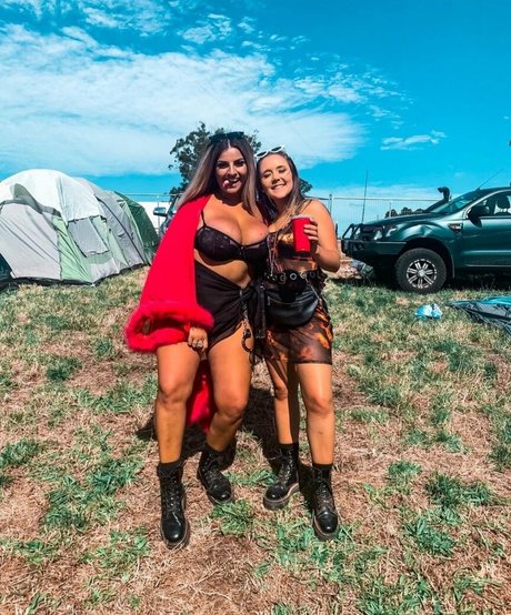 Chloe C hd model pictures